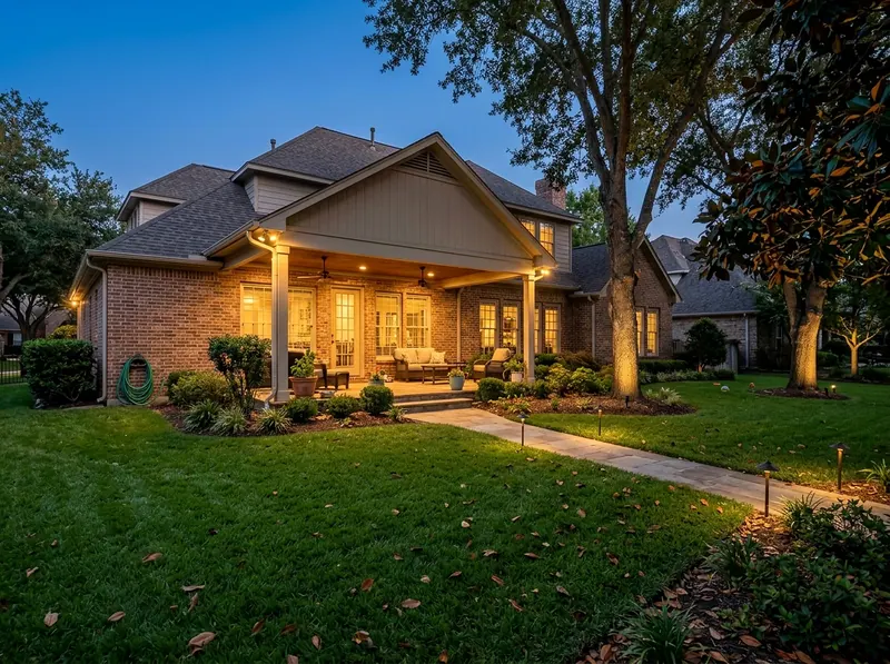 4 zones Charcoal Layered zones Traditional outdoor lighting